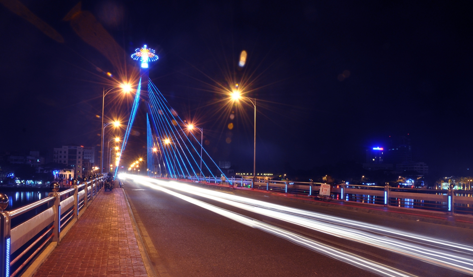 Đèn led Philips và những hiệu quả trên các cây cầu